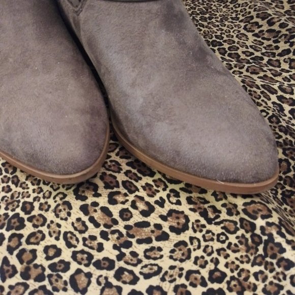 2138 Size 8 City Classified Ankle Boots - Picture 3 of 7